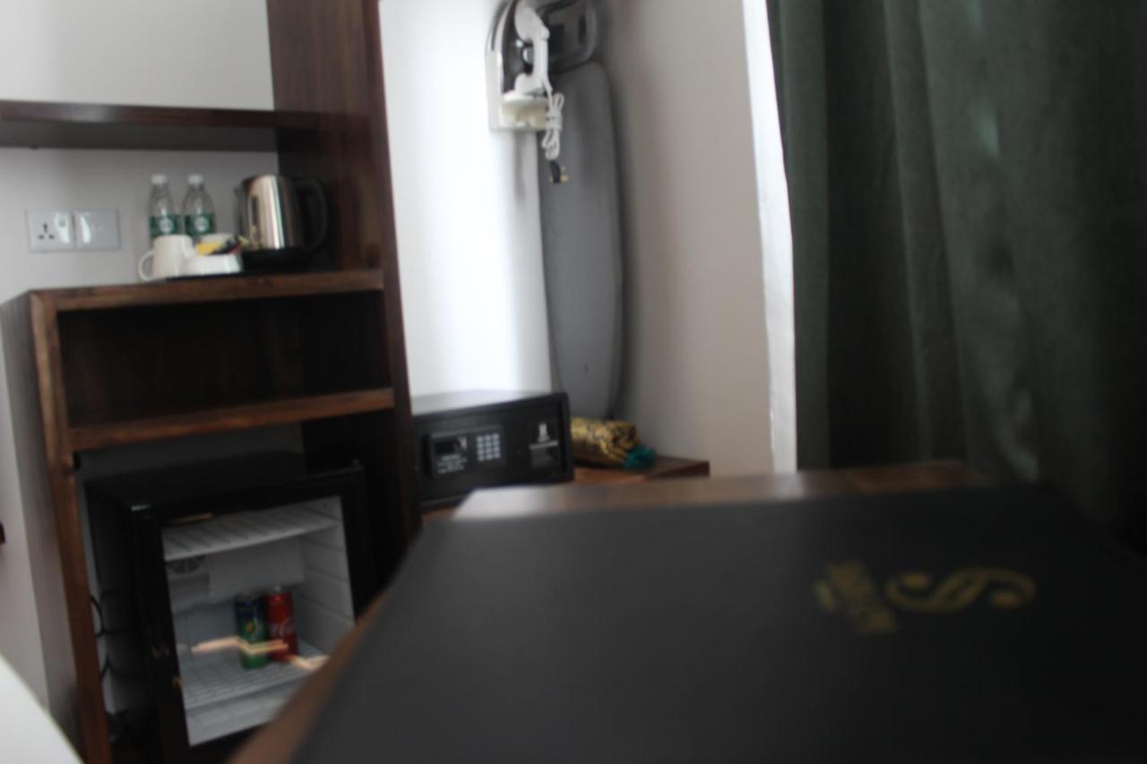 Serapi Hotel Kuching Dış mekan fotoğraf
