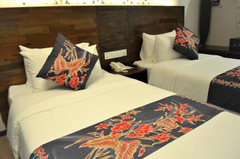 Serapi Hotel Kuching Dış mekan fotoğraf