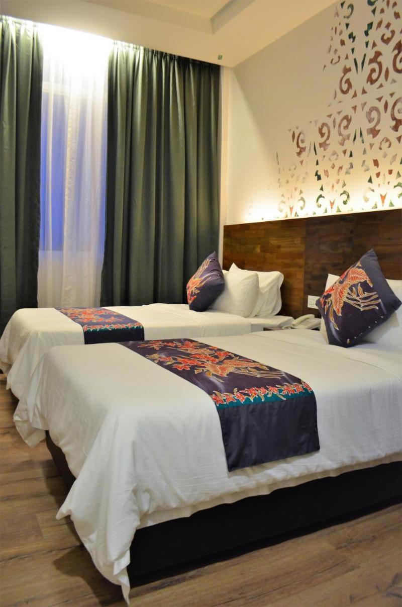 Serapi Hotel Kuching Dış mekan fotoğraf