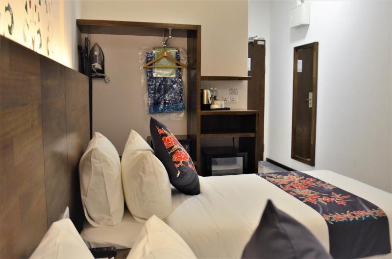 Serapi Hotel Kuching Dış mekan fotoğraf