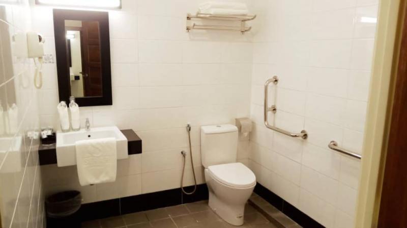 Serapi Hotel Kuching Dış mekan fotoğraf